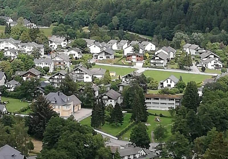 Tuin van pension Haus am Hirschsprung in Willingen